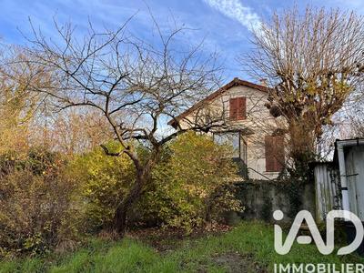 Maison - 99 m² - 6 pièces