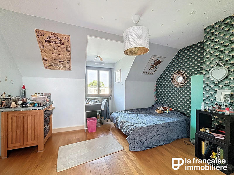 Maison - 181 m² - 8 pièces