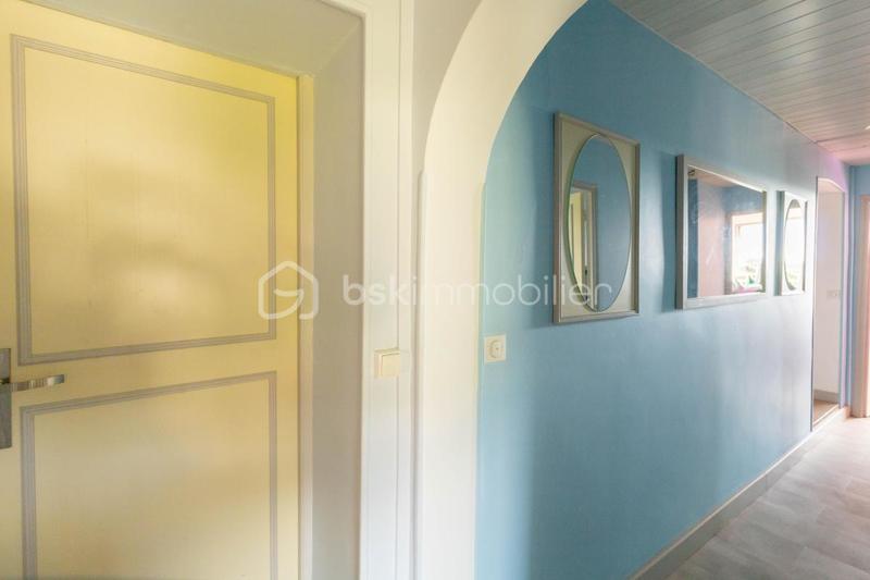 Demeure - 255 m² - 8 pièces