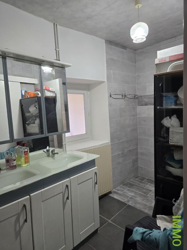 Maison - 202 m² - 8 pièces