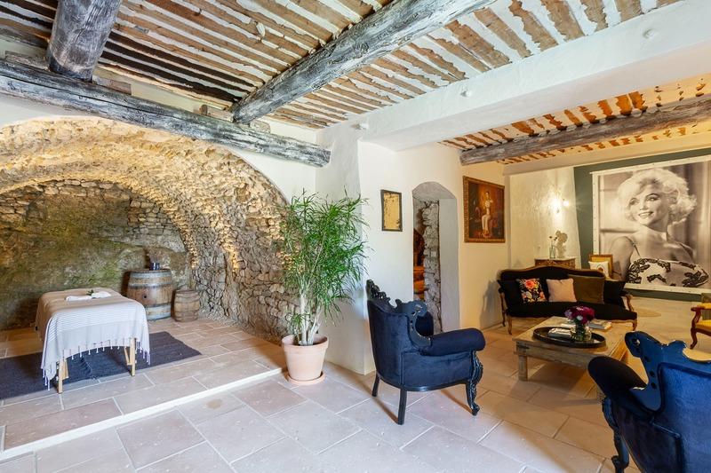 Maison - 455 m² - 12 pièces