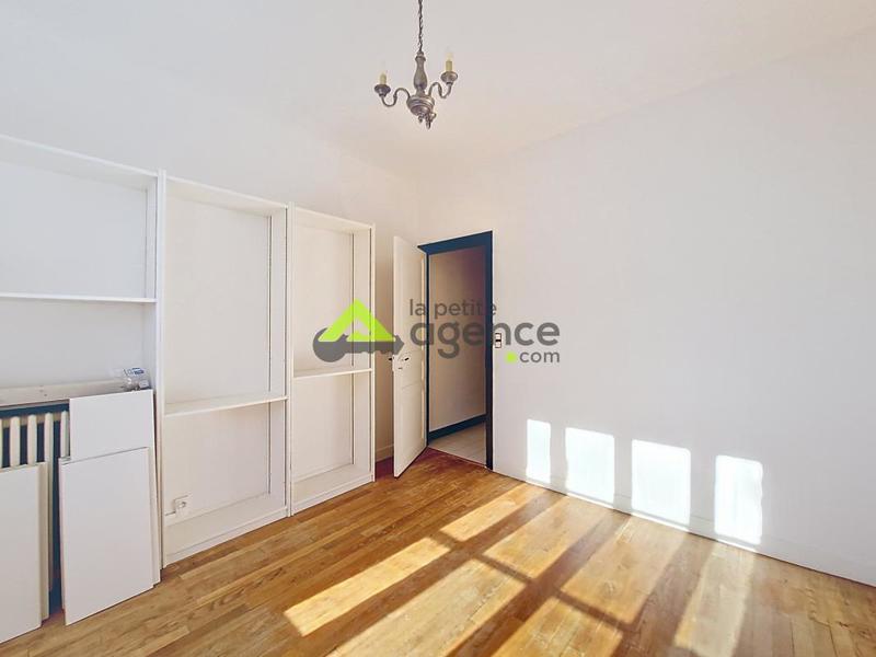 Maison - 275 m² - 10 pièces