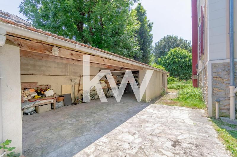 Maison - 256 m² - 9 pièces