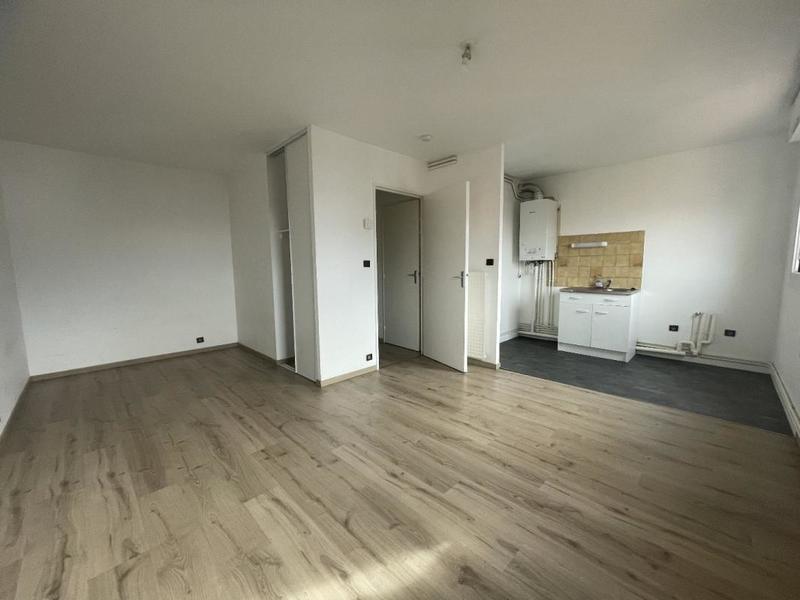 Studio - 30 m² - 1 pièce