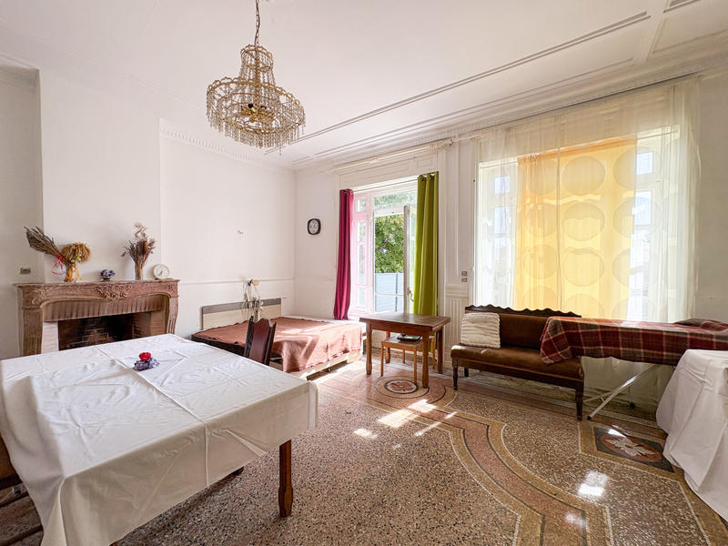 Propriété - 650 m² - 17 pièces