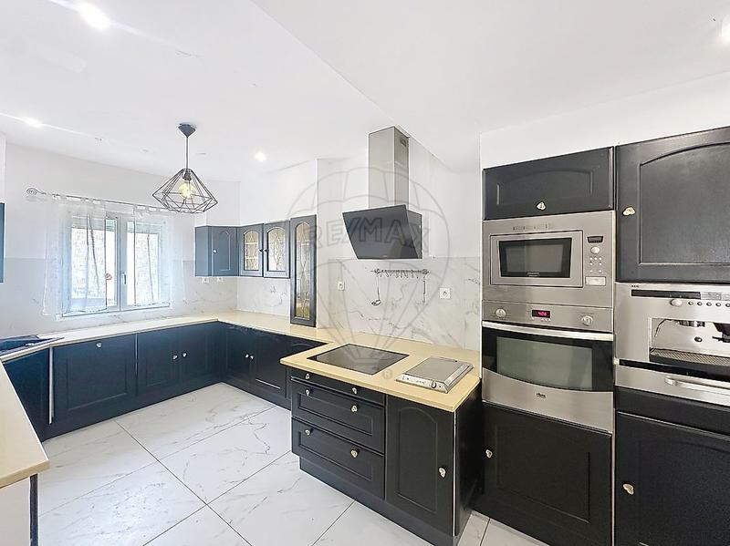 Maison - 145 m² - 6 pièces