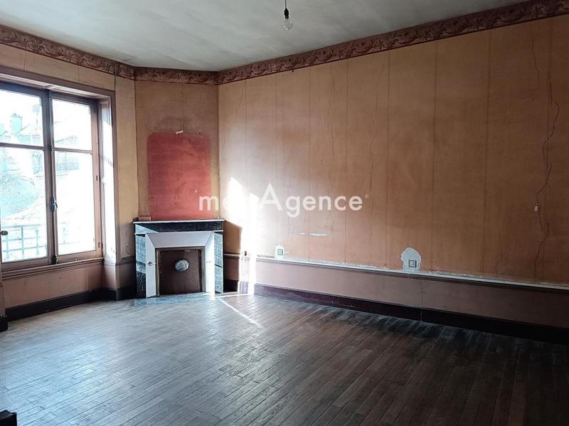 Maison - 210 m² - 7 pièces