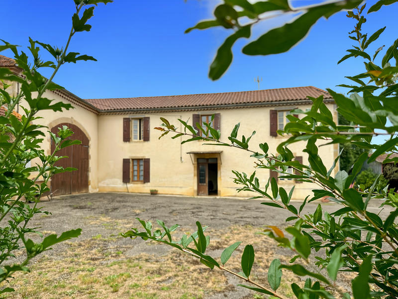 Propriété - 252 m² - 8 pièces