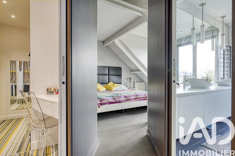 Maison - 250 m² - 8 pièces