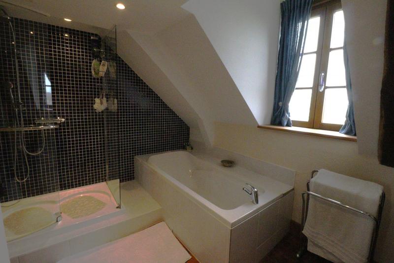 Maison - 104 m² - 5 pièces