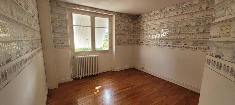 Maison - 220 m² - 8 pièces