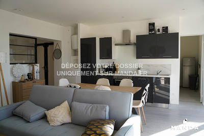 Chambre - 10 m² - 7 pièces