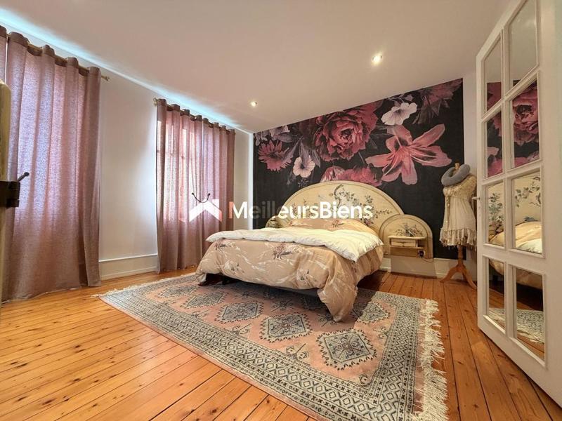 Maison - 375 m² - 12 pièces