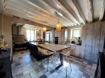 Maison - 250 m² - 10 pièces