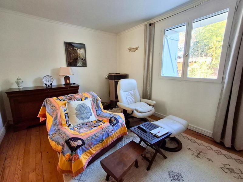 Maison - 225 m² - 7 pièces