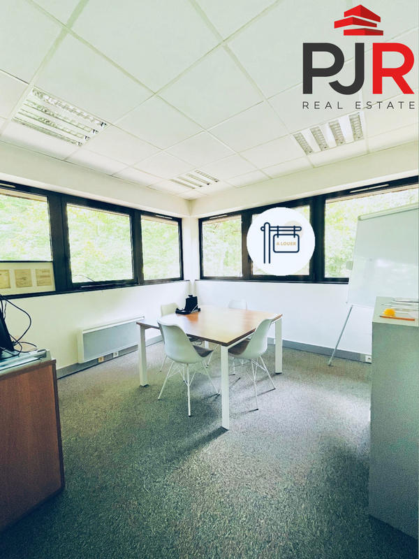 Bureau - 116 m² - 1 pièce