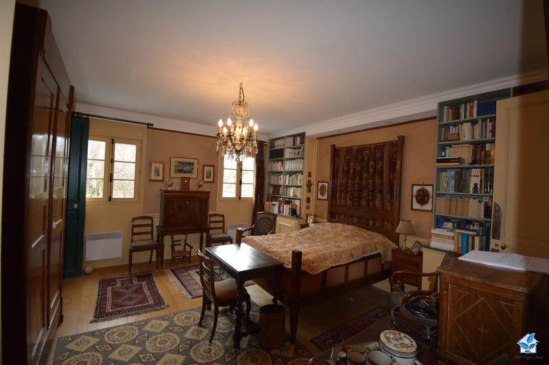 Viager - Maison - 381 m² - 11 pièces