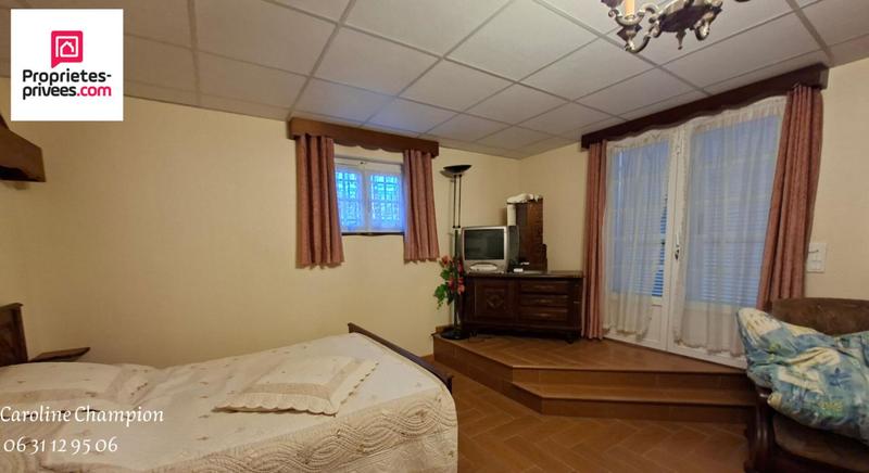 Maison - 214 m² - 7 pièces