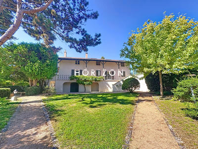 Maison ancienne - 205 m² - 8 pièces