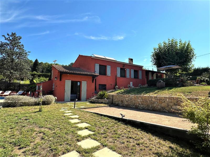 Maison - 140 m² - 6 pièces
