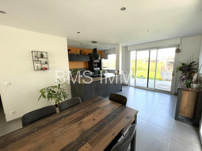 Maison - 105 m² - 5 pièces