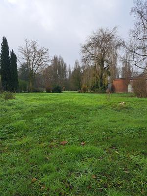 Terrain constructible - 695 m²