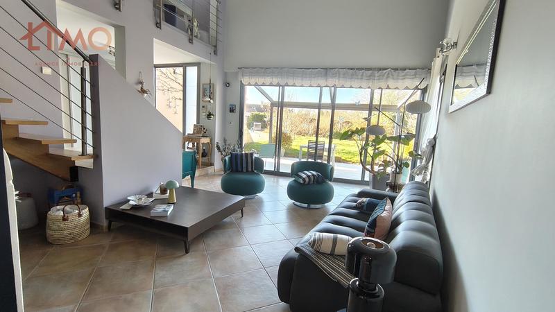 Maison traditionnelle - 170 m² - 6 pièces