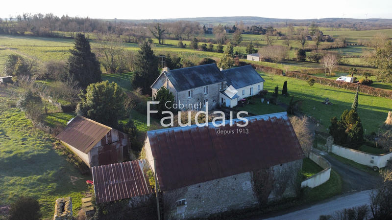 Maison de village - 286 m² - 14 pièces