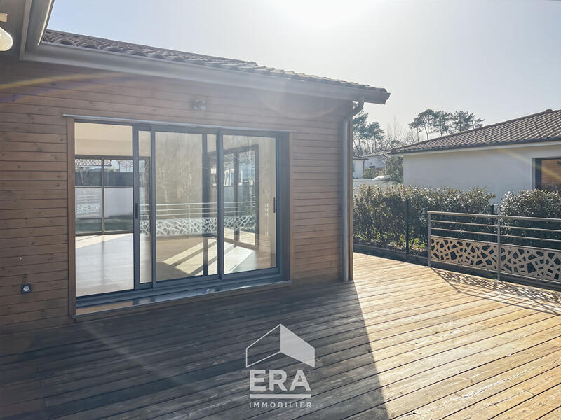 Maison - 99 m² - 4 pièces