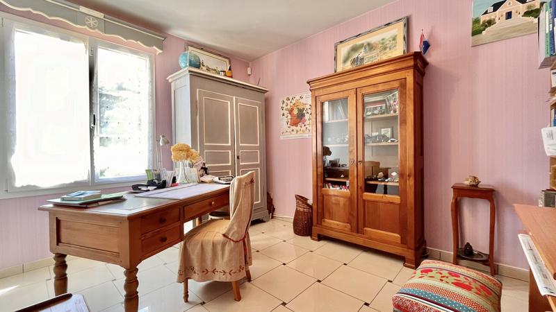 Maison - 230 m² - 6 pièces