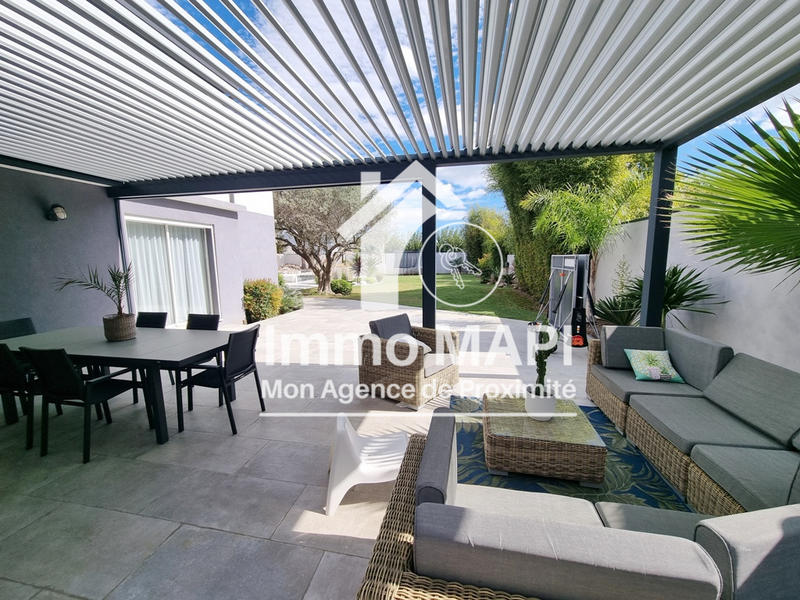 Maison - 312 m² - 8 pièces