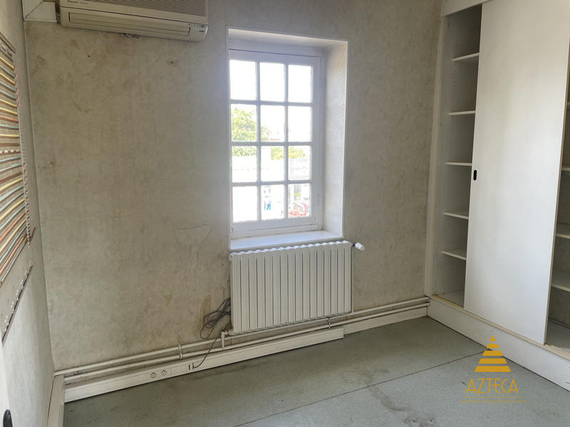 Local commercial - 140 m² - 6 pièces