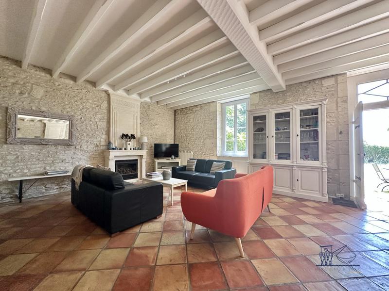 Maison ancienne - 212 m² - 6 pièces