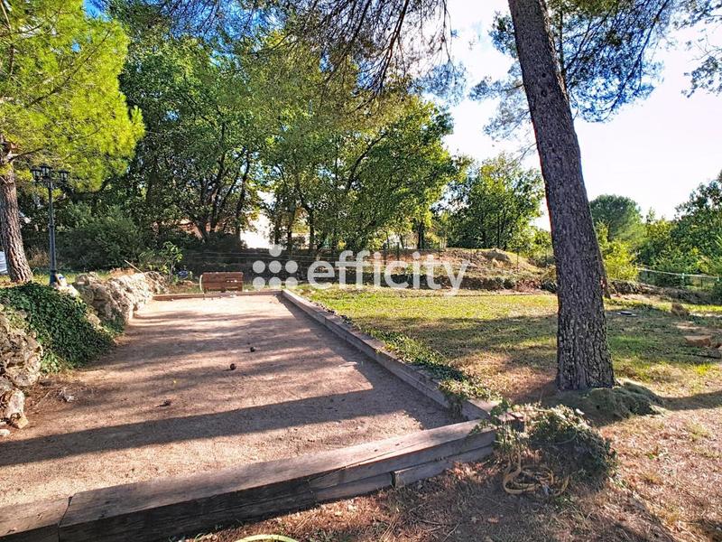 Maison - 267 m² - 8 pièces