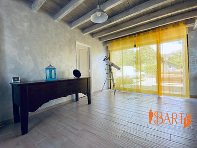 Maison traditionnelle - 225 m² - 7 pièces