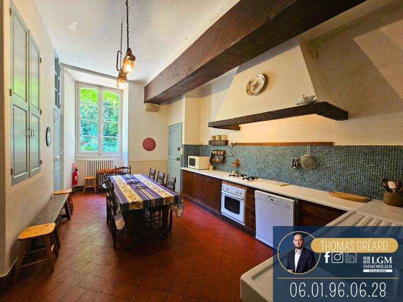 Propriété - 500 m² - 18 pièces