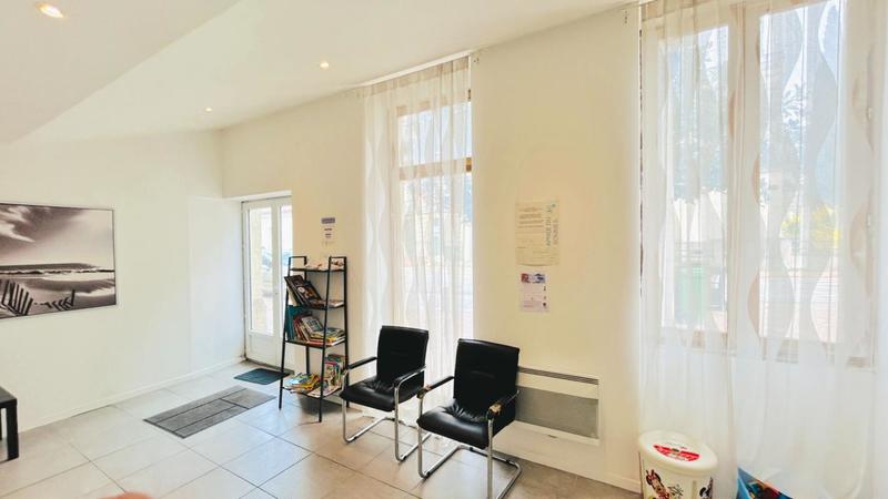 Bureau - 76 m² - 4 pièces