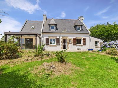 Maison - 124 m² - 7 pièces