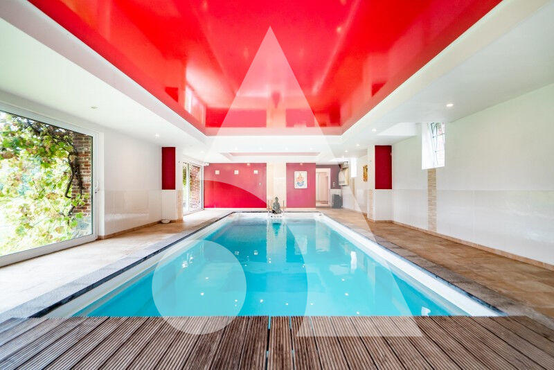 Maison - 581 m² - 21 pièces