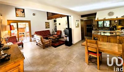 Maison - 390 m² - 8 pièces