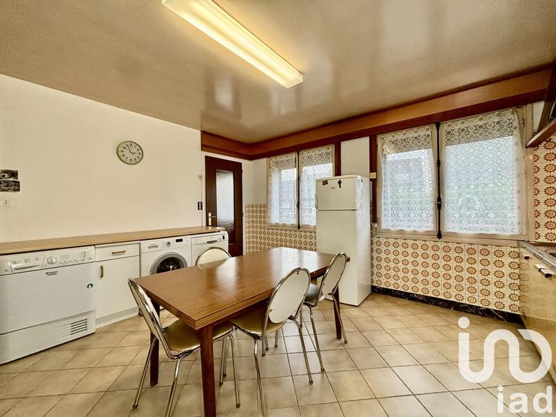 Maison - 180 m² - 7 pièces