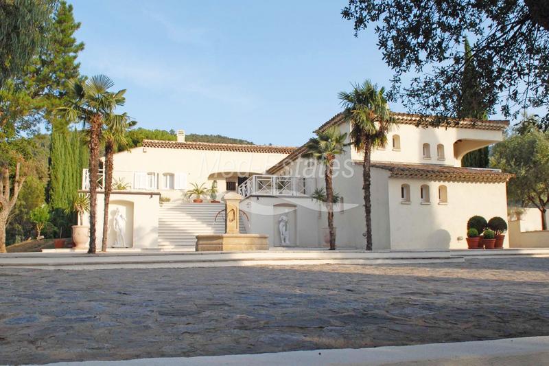 Demeure - 703 m² - 17 pièces