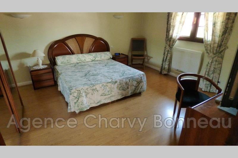 Maison - 183 m² - 8 pièces