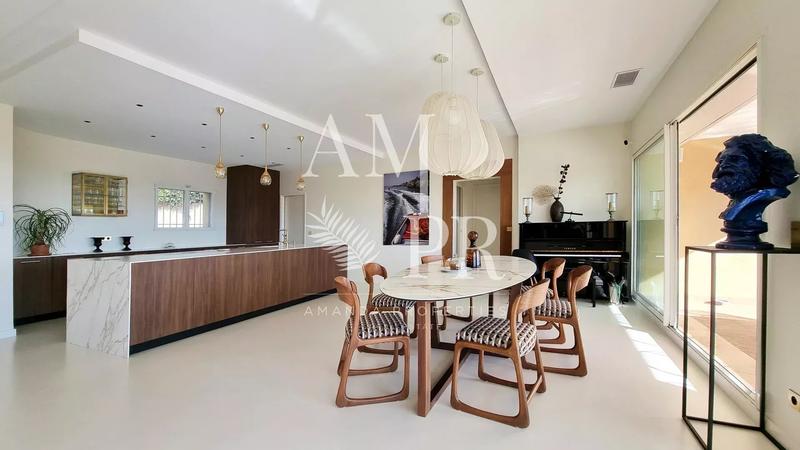 Villa - 233 m² - 5 pièces