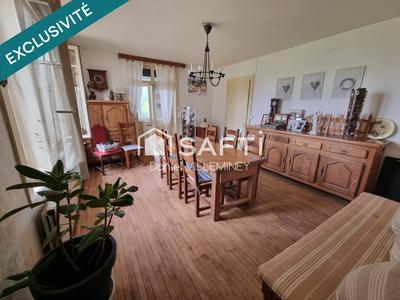 Maison - 203 m² - 9 pièces