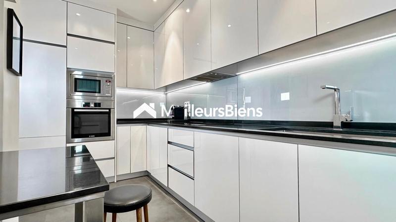 Appartement bourgeois - 86 m² - 4 pièces