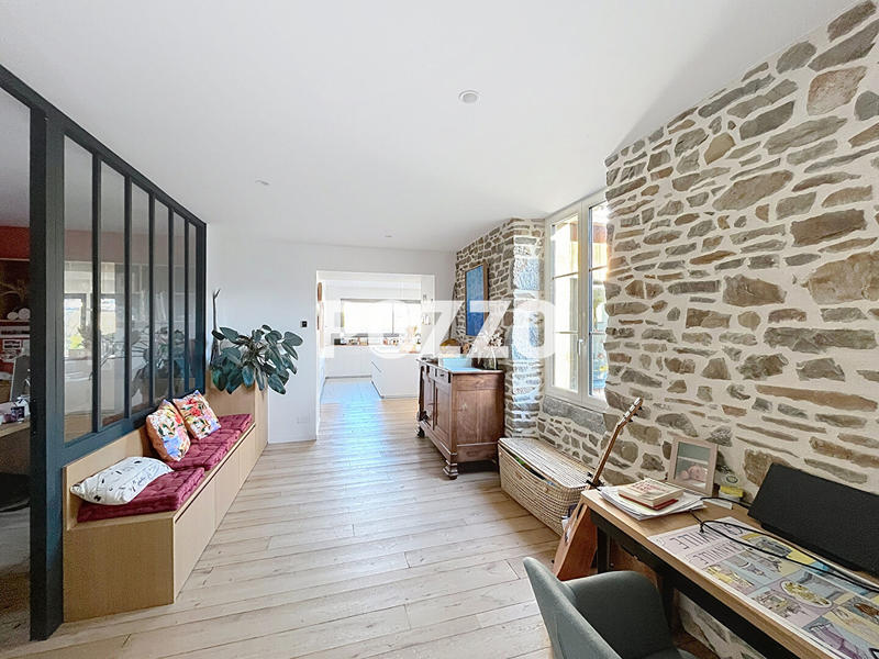 Maison - 223 m² - 8 pièces