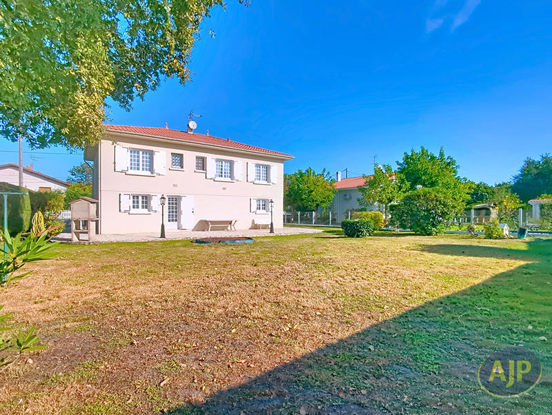 Maison - 140 m² - 7 pièces