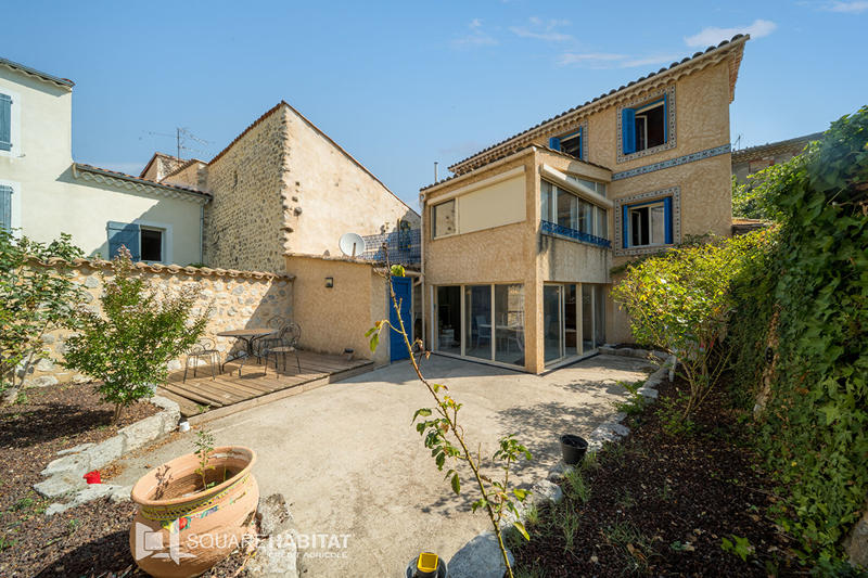 Maison - 141 m² - 7 pièces