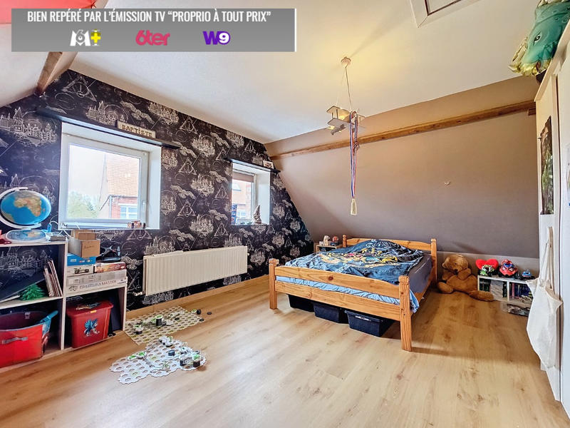 Maison - 222 m² - 9 pièces